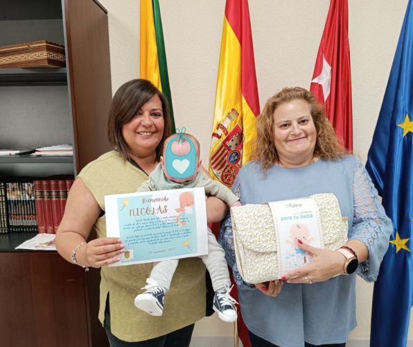 Obsequio municipal a los recién nacidos en Villanueva de Perales