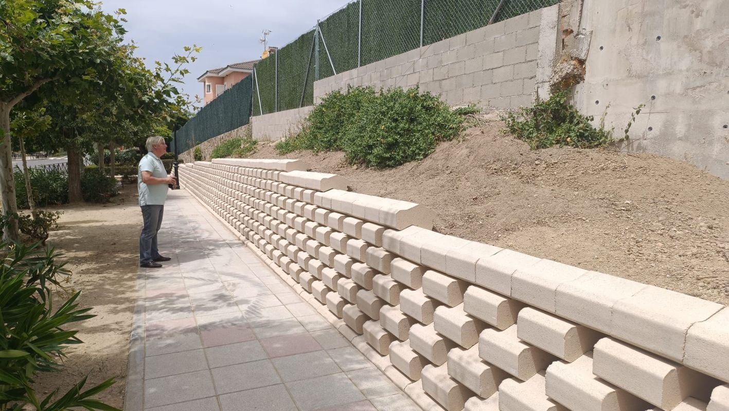 Nuevo muro de contención en la M-523