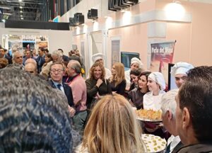 fitur25 presidenta en ADI