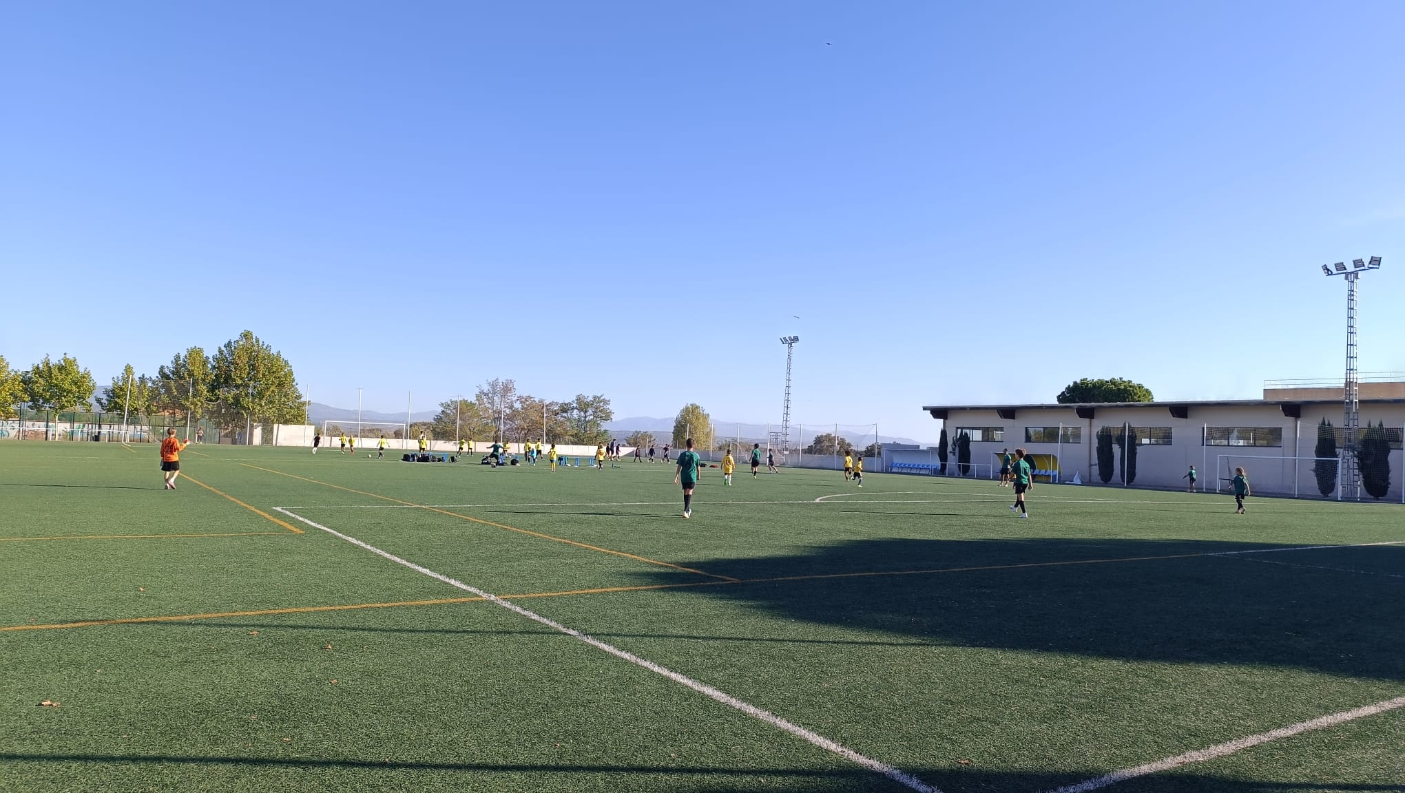 Campo de fútbol municipal Leonardo Gálvez